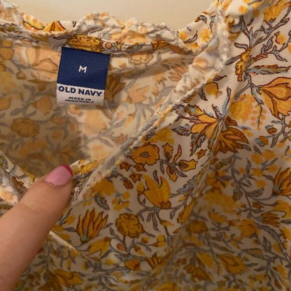 🛍️ Old Navy Yellow Floral Top - Picture 2 of 6